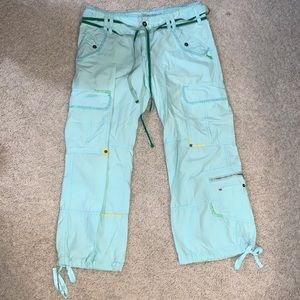 Miss Me Cargo Crops, sz M